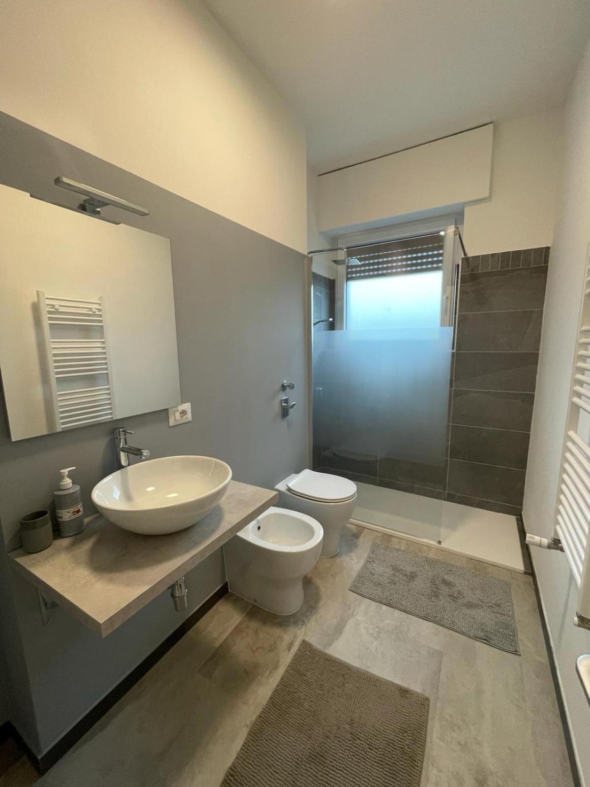 Appartamento Perla Nel Verde โคโลญโญ มอนเซเซ ภายนอก รูปภาพ
