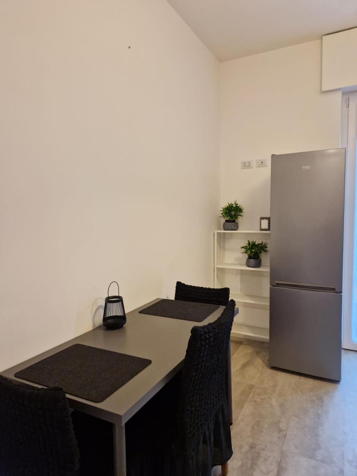 Appartamento Perla Nel Verde โคโลญโญ มอนเซเซ ภายนอก รูปภาพ